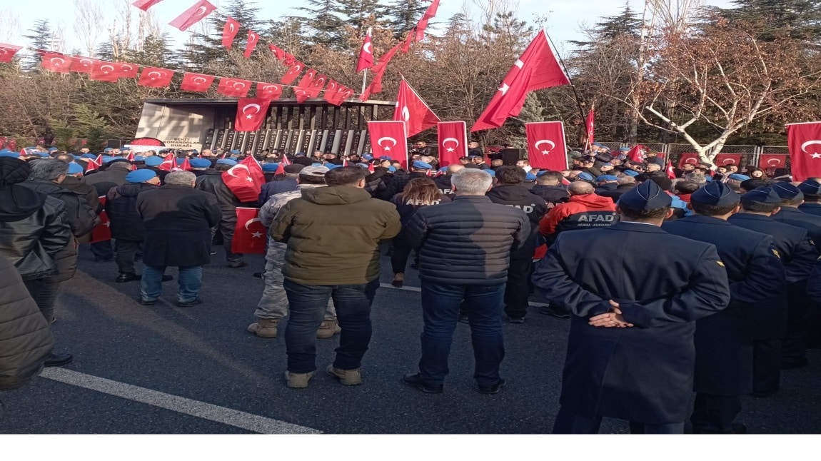 17 ARALIK KAYSERİ ŞEHİTLERİMİZİ RAHMET,MİNNETLE ANDIK.MEKANLARI CENNET OLSUN.